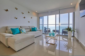 Beachfront Paradise with Outstanding Sunset Views